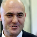 video imagini cu vicepremierul croatiei care trage cu pistolul dintr o masina in miscare el a demisionat 678c0768a78fc