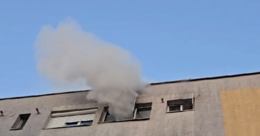 video incendiu intr un bloc din slatina 12 persoane au fost evacuate pompierii au intervenit cu mai multe autospeciale 678e07792ffb3