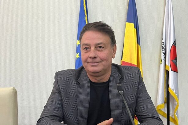 video presedintele cjc florin mitroi le da termen angajatilor pentru a vedea daca merita sa ramana in institutie sau nu 678513ad3130c