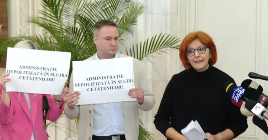 video protest la camera deputatilor dupa concedierile anuntate de ilie bolojan sa isi reduca el cheltuielile 679764f57392f