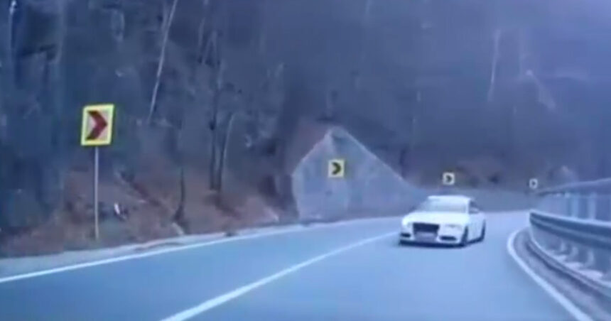 video sofer inconstient aproape sa produca o tragedie in defileul jiului 677bfbf00955c