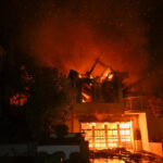 videofoto jamie lee curtis billy crystal paris hilton printre vedetele care si au pierdut casele din los angeles din cauza incendiilor 678115268e454