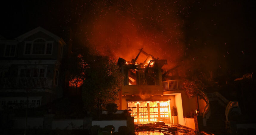 videofoto jamie lee curtis billy crystal paris hilton printre vedetele care si au pierdut casele din los angeles din cauza incendiilor 678115268e454