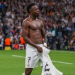 vinicius si a stabilit viitorul 679cf4b46ae9c