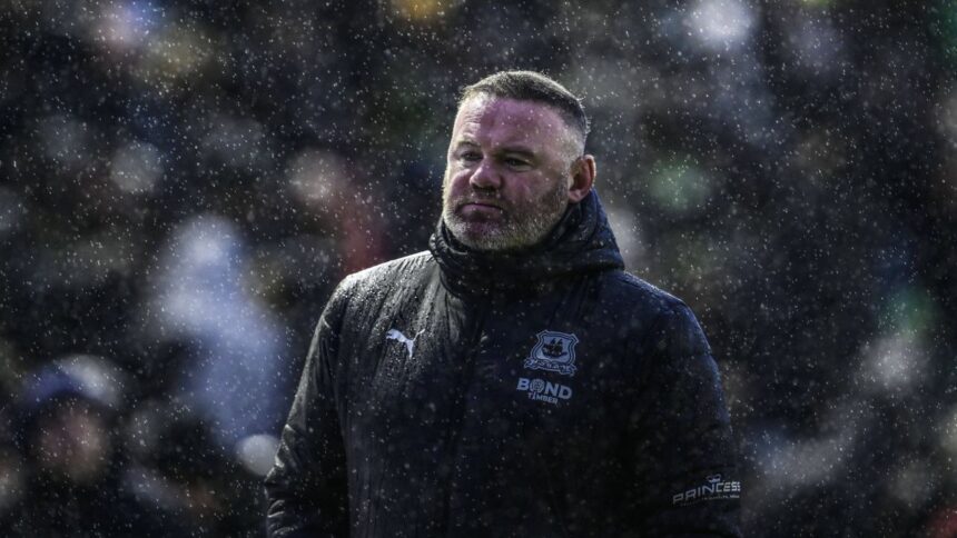 wayne rooney ofertat la cateva zile dupa demitere antrenorului i s a pus in fata contractul 235 000 de euro 678ca0a026e47