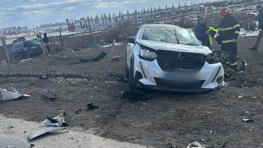 accident rutier intre doua autoturisme in lumina si navodari doua persoane au ajuns la spital si alte cinci au primit ingrijiri medicale la fata locului 67b85a3cdfb1b
