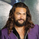 actorul jason momoa a ramas blocat intr o toaleta a unui bar din zurich prea mica pentru gigantul din aquaman 67becdc8ea8ee