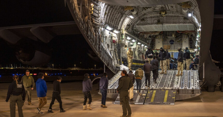 administratia trump a deportat 37 660 de persoane in prima luna mai putin decat media lunara a administratiei biden 67b8d64704cae