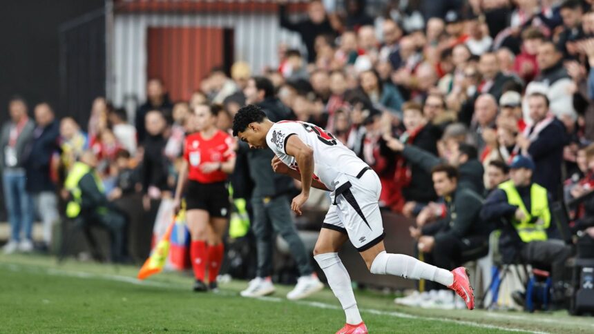 alaturi de andrei ratiu fiul lui samule etoo a dat lovitura 67be1b74aea1e