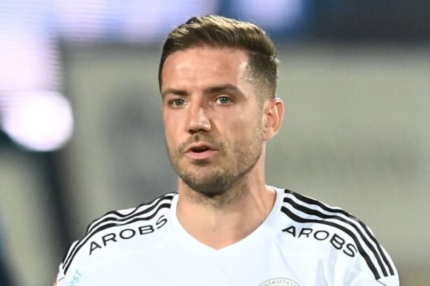alex chipciu i a facut praf pe toti in 5 minute sageti spre sumudica si declaratii acide catre cartu poti sa fii legenda beata pe aici sa ti iei de gat fostii jucatori 67a3d5f2d4f5d
