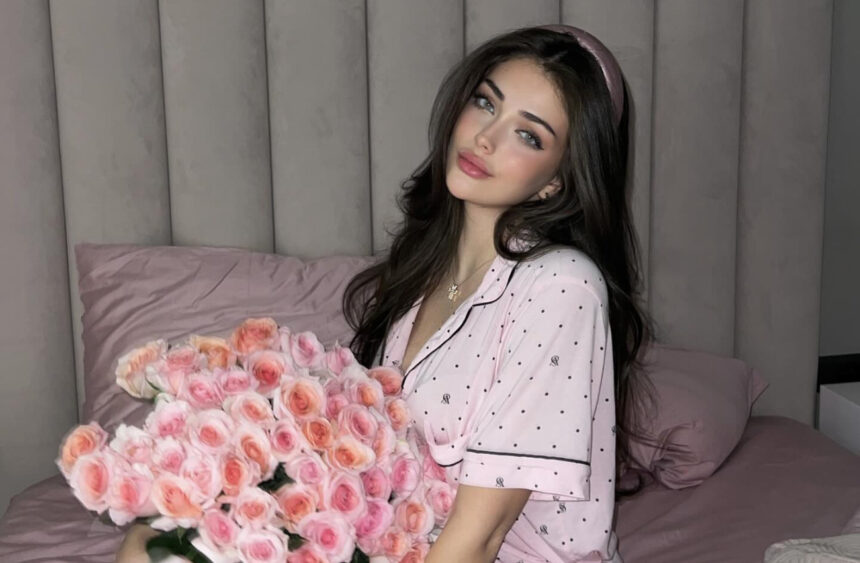 andreea bostanica mesaj dur pentru influenceritete care ar fi copiat o mai spuneti mi pe cineva care a primit 10 000 de flori la usa 67bb0f0a3be5d