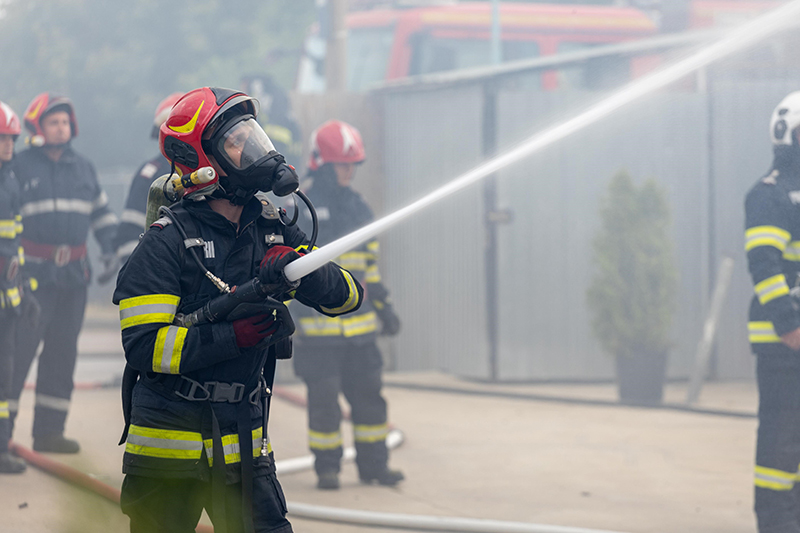 arde un apartament din murfatlar pompierii intervin in forta 67a1e7e462e91