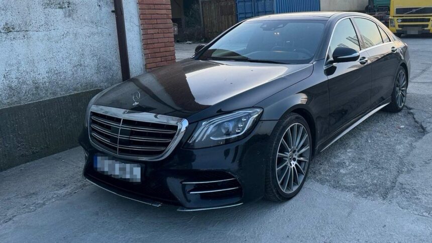 autoturism in valoare de 250 000 lei cautat de autoritatile din romania descoperit de politistii de frontiera 67af03be4e152