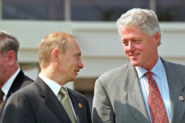 bill clinton putin a sacrificat vietile marinarilor din submarinul kursk pentru a proteja secretele nucleare ale rusiei 67bd531850059