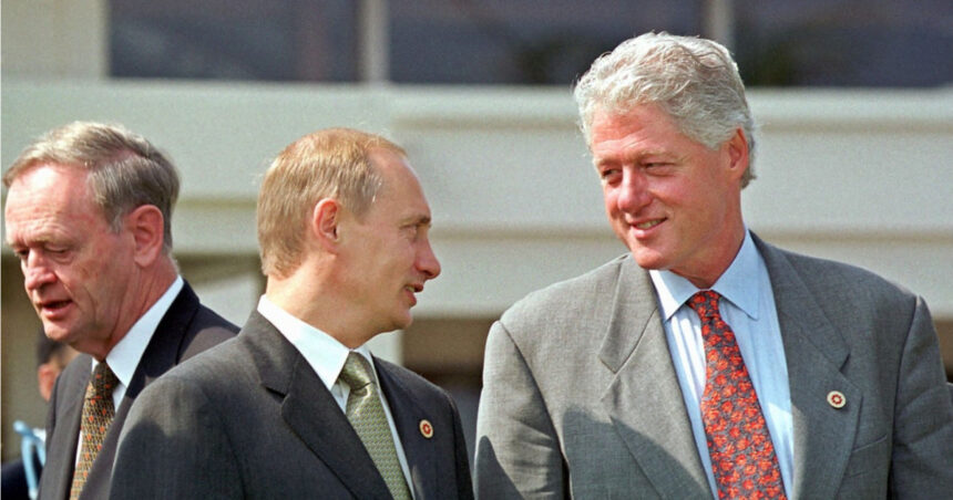 bill clinton putin a sacrificat vietile marinarilor din submarinul kursk pentru a proteja secretele nucleare ale rusiei 67bd531850059