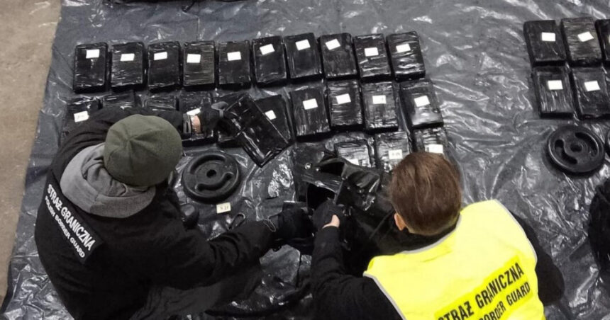 captura uriasa de cocaina pescuita de politia poloneza din marea baltica in zona golfului gdansk 67b4a1e34f904