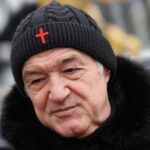 cat costa celebra caciula a lui gigi becali a dat moda printre vedete cu hainele cu tenta religioasa 67a763a45f2bf