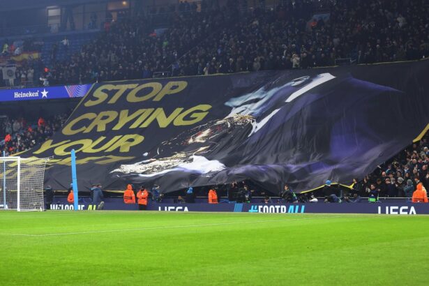 ce a facut rodri cand a vazut banner ul anti vinicius din manchester city real madrid 67abc282b6c88