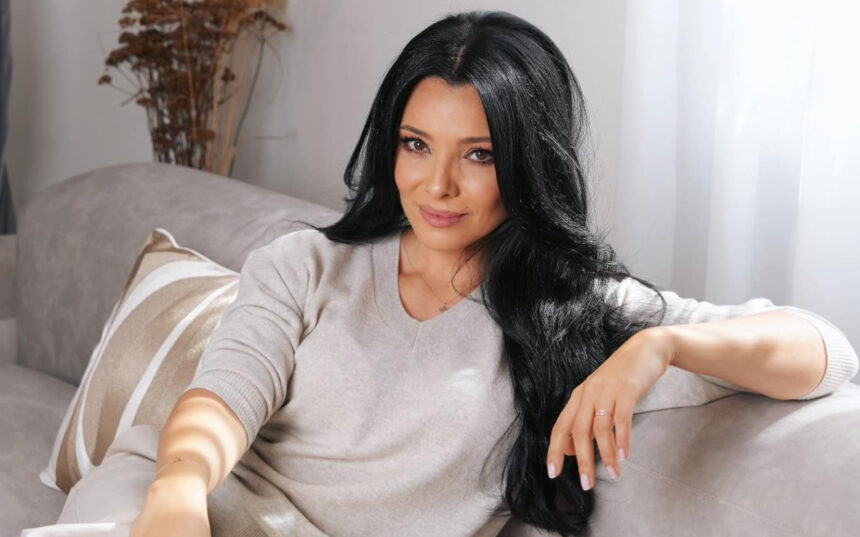 corina caragea si a schimbat tunsoarea unii dintre fani n au fost incantati de noul ei look iti ia din farmec iti acopera fata 67bedc30358b4