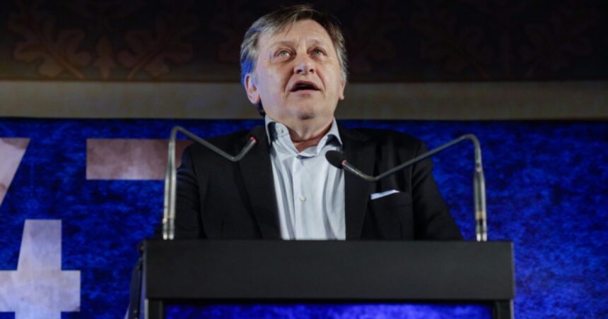 crin antonescu pretentia lui calin georgescu ca tot poporul este acela care l a votat sau care il asculta este una fascista 67bd984530629