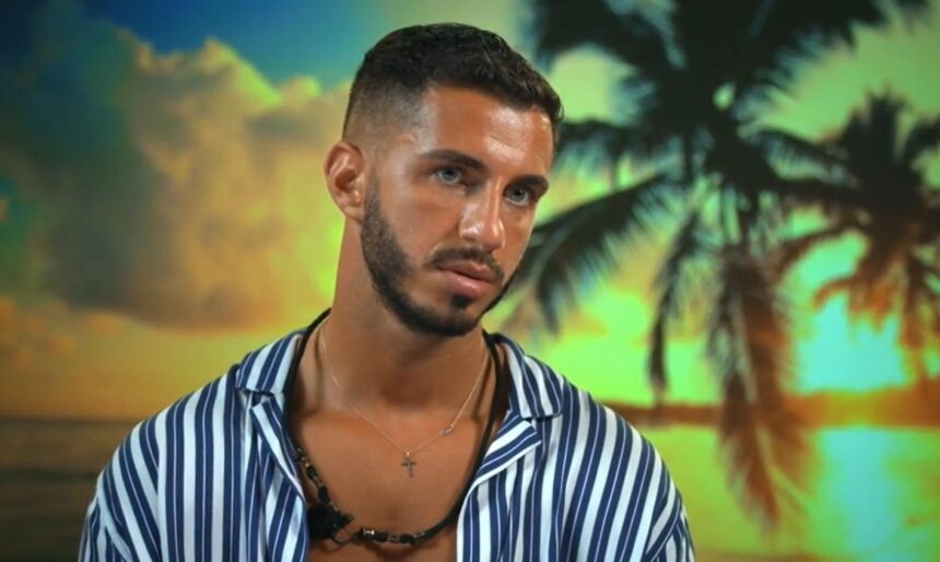 de ce a disparut din showbiz alin simoiu fosta ispita masculina de la insula iubirii nu sunt dependent ce le transmite concurentilor din show ul de la antena 1 67c05789c6b88