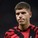 de netransferat romanul de la ac milan tinut cu doua maini de kirovski si ibrahimovic 67a0f73f48382