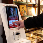 digitalizare in biserica ortodoxa credinciosii pot da bani prin card sau telefon 67b3241703780