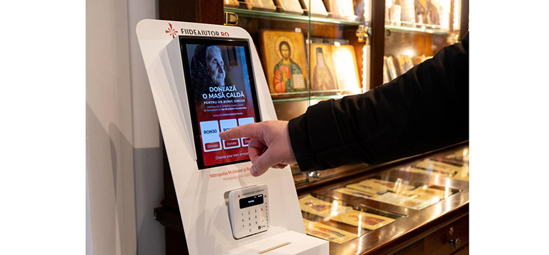 digitalizare in biserica ortodoxa credinciosii pot da bani prin card sau telefon 67b3241703780