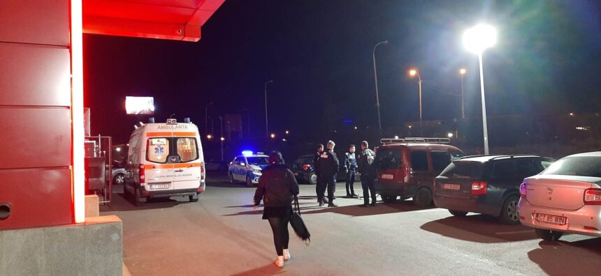 doua femei s au paruit si s au taiat in plina strada in constanta in vazul tuturor una a ajuns la spital iar cealalta urmeaza sa dea explicatii in fata judecatorilor 67b261666d73f