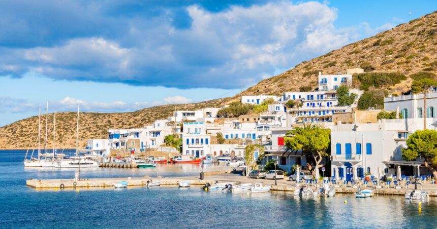 dupa santorini inca o insula din grecia a fost plasata in stare de urgenta din cauza activitatii seismice intense 67ae0dcf05edd