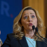 elena lasconi daca nicusor dan nu se retrage vom merge in fata alegatorilor eu stiu ce reprezint astept sa aflu ce reprezinta el 67a50ba61f529
