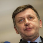 exclusiv crin antonescu dupa dezvaluirile bloomberg eu nu am vazut o sustinere din partea sua pentru calin georgescu 67b63a45caf0a