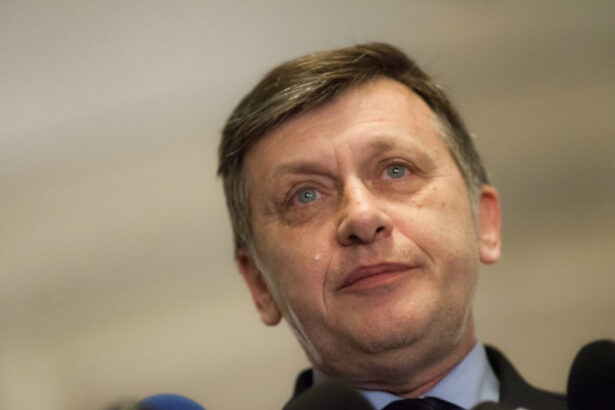exclusiv crin antonescu dupa dezvaluirile bloomberg eu nu am vazut o sustinere din partea sua pentru calin georgescu 67b63a45caf0a
