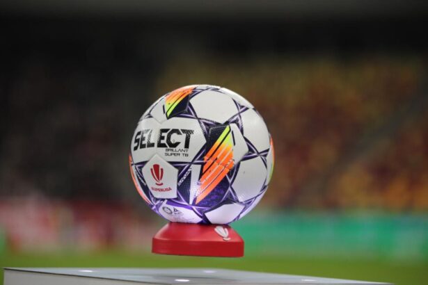 exclusiv un nou actionar in superliga a virat deja banii in club si vrea titlul totul este semnat si aranjat 67c08625b1625