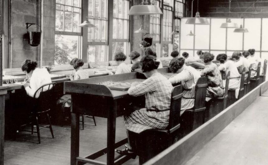 fetele radiu triumful tragic al femeilor stralucitoare 67b770af6380a