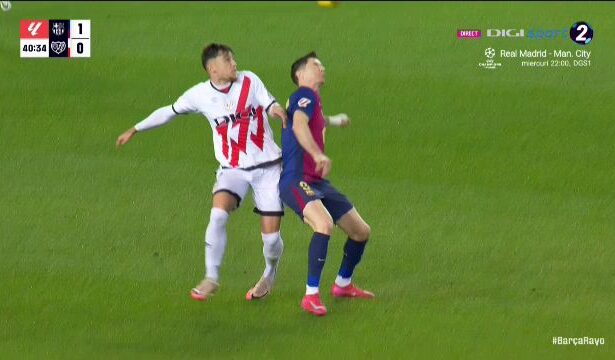 foto andrei ratiu l a apucat de tricou pe lewandowski si nu i a mai dat drumul ce a urmat 67b3ab69dcd6a