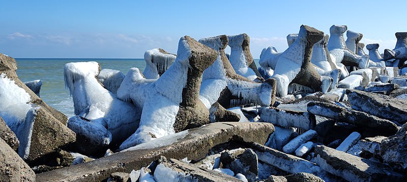 foto iarna veritabila in sudul litoralului gerul transforma plaja din mangalia intr un tablou spectaculos 67bb3165ba68b