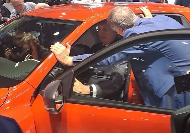 Regele Philippe a ajutat Dacia Spring să devină cea mai vândută mașină electrică din Belgia 1 foto inedit regele philippe a ajutat dacia spring sa devina cea mai vanduta masina electrica din belgia 67a940d29e3a9