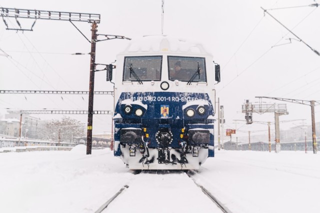 foto o noua locomotiva electrica modernizata la reloc craiova a efectuat cu succes proba de performanta 67b6e03151d15