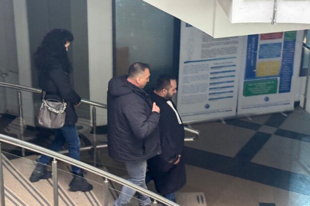 foto politistul anchetat pentru posibile legaturi cu sacalul prezent la tribunalul constanta procurorii vor sa l vada arestat 67b4414083315