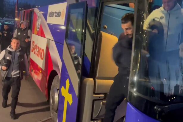 foto si video imagini inainte de fcsb dinamo campioana romaniei a ajuns la stadion 67bb5549cb27b