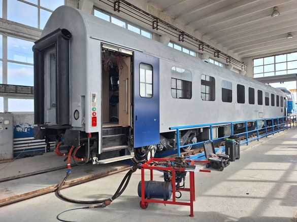 foto vagonul prototip modernizat de electroputere vfu pascani primeste omologarea 67a0cb334ea9d