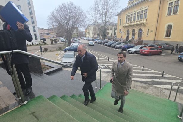 foto video cristian radu primarul din mangalia prezent la curtea de apel constanta nu a dat declaratii presei 67c18be70a7a2
