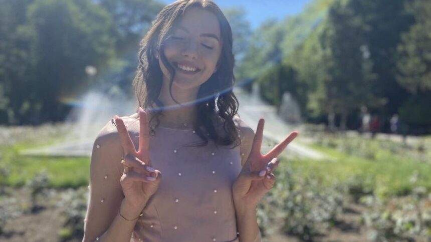 galerie foto chiar ca e wow la 16 ani daria vrinceanu a castigat medalia de aur cu record personal in proba de triplusalt la campiona 67a87a5113993