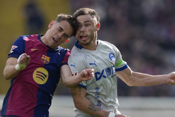 galerie foto gavi intrare kamikaze in barcelona alaves si a lasat lat adversarul 679f8e931ccdc