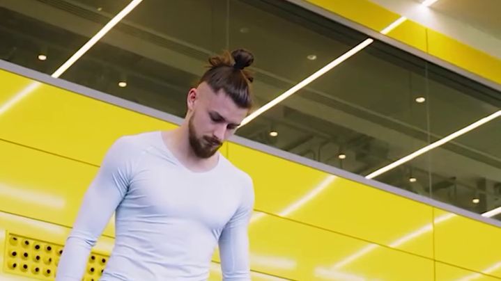 galerie foto radu dragusin se pregateste ca un spartan imagini cu fundasul lui tottenham din sala de forte mesaj catre fanii sai 67bed9251bba5