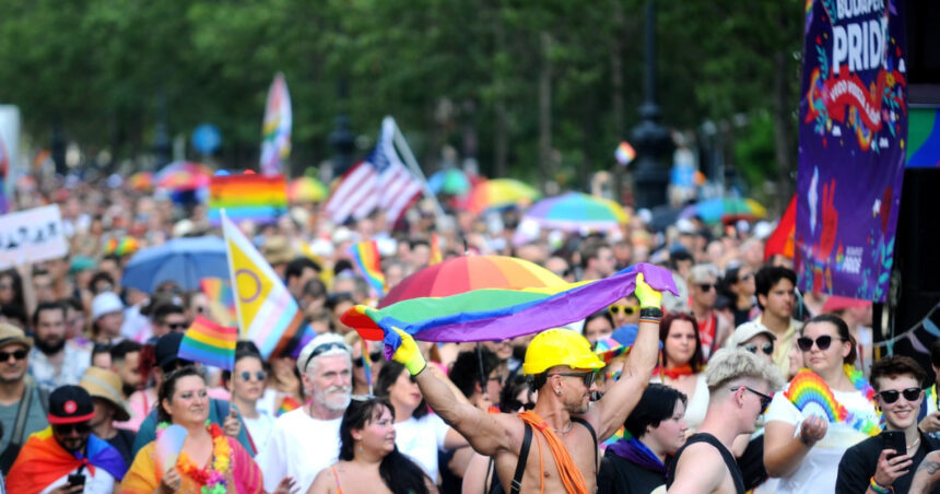 guvernul lui orban sustine ca parada budapest pride ar trebui organizata intr un spatiu inchis pentru a proteja copiii 67bf6d255047d