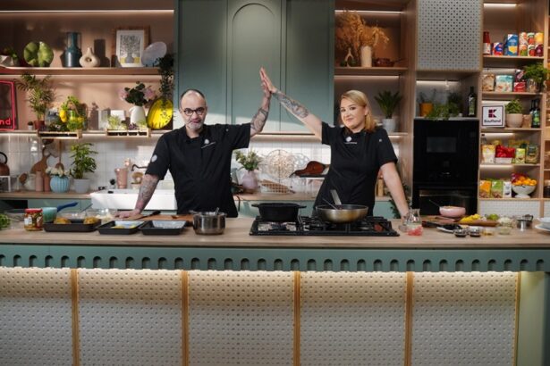 hello chef sezonul 9 revine la antena 1 din 22 februarie ce invitati vor avea chef roxana blenche si chef samuel le torriellec 67b47a07e10b3