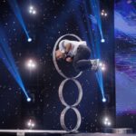 hou kai primul golden buzz al sezonului 15 romanii au talent a fost trimis in semifinala de pavel bartos si smiley povestea uluitoare a acrobatului de cartea recordurilor 679de6b7698b6