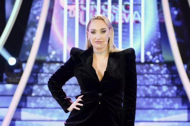 ilona brezoianu recunoaste ca nu este cea mai buna cantareata cred ca pot sa compensez prin altceva video exclisiv 67ae28dc305d4